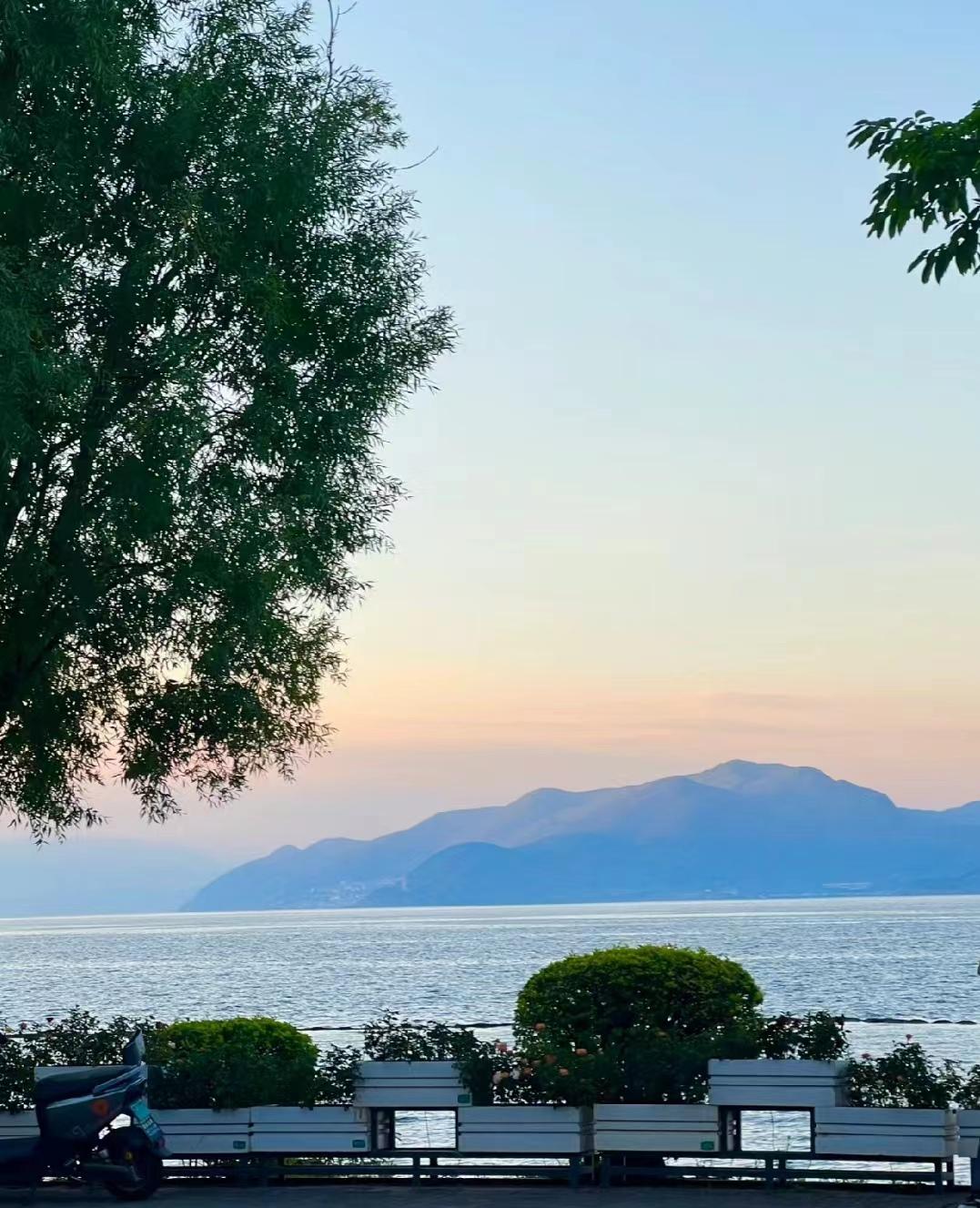 到云南旅游全攻略_去云南旅游線路_云南去旅游攻略