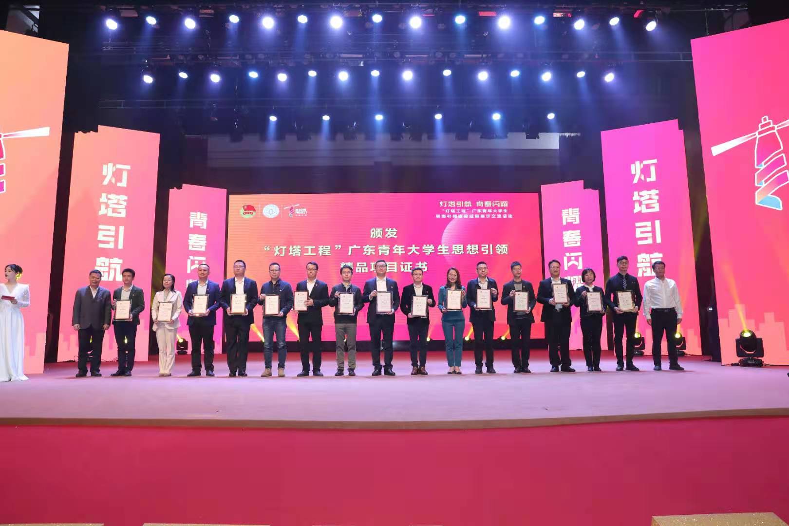 團(tuán)支部學(xué)年工作總結(jié)大學(xué)_支部年度團(tuán)總結(jié)大學(xué)生工作方案_大學(xué)生團(tuán)支部年度工作總結(jié)