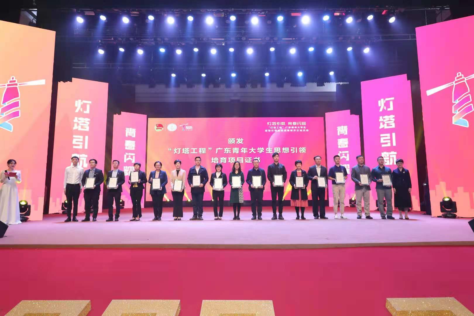 團(tuán)支部學(xué)年工作總結(jié)大學(xué)_大學(xué)生團(tuán)支部年度工作總結(jié)_支部年度團(tuán)總結(jié)大學(xué)生工作方案