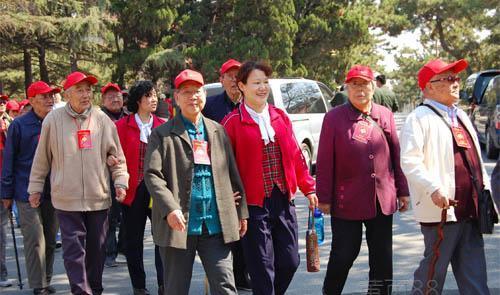 攻略老人旅游北京最新消息_老人北京旅游攻略必去景點_北京老人旅游攻略