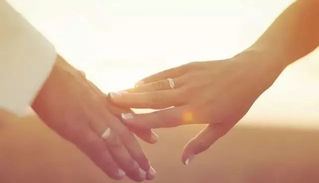 浪漫情人節(jié)祝福語，溫馨情人節(jié)祝福句子，情